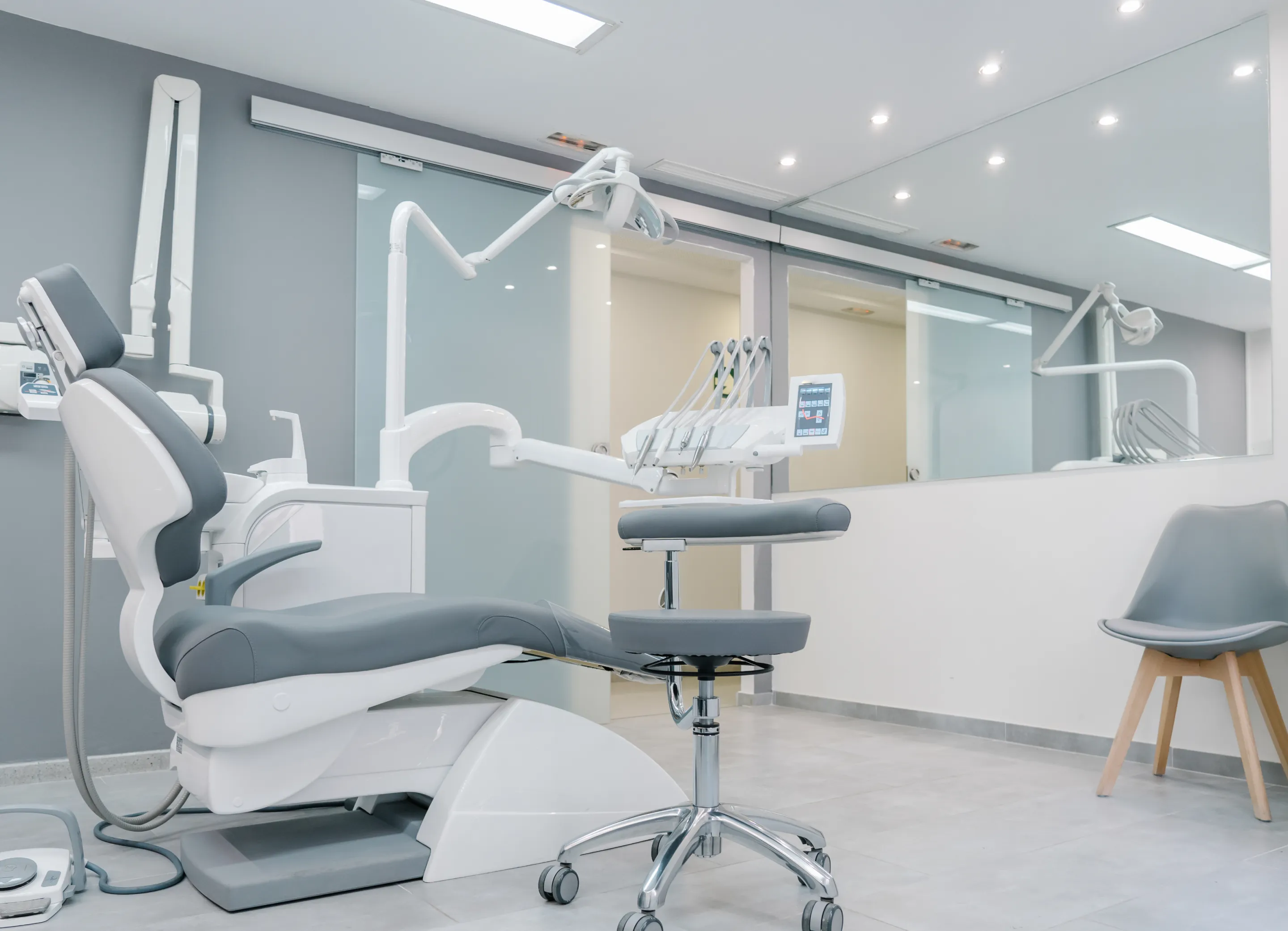 歯周病学の研鑽と再生医療の科学を追求した専門医